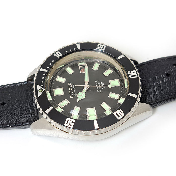 CITIZEN 
チャレンジダイバー 赤カレンダー