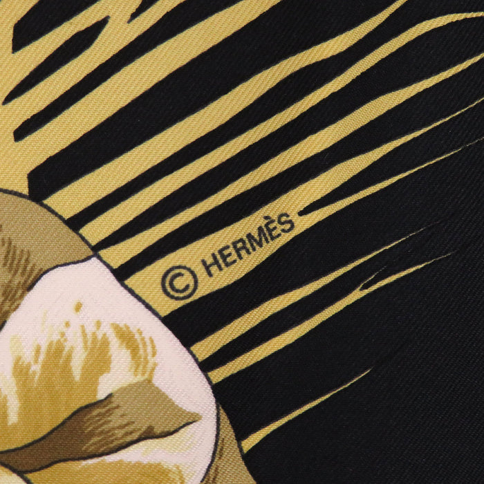 HERMES 
シルク 大判 
カレ 90 TURBANS DES REINES 王妃のターバン スカーフ