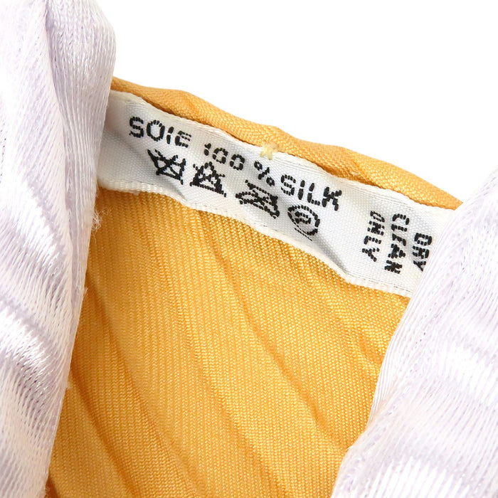 HERMES 
Foulard en soie 
Carré 90 Plis AXIS MUNDI Axe central du monde