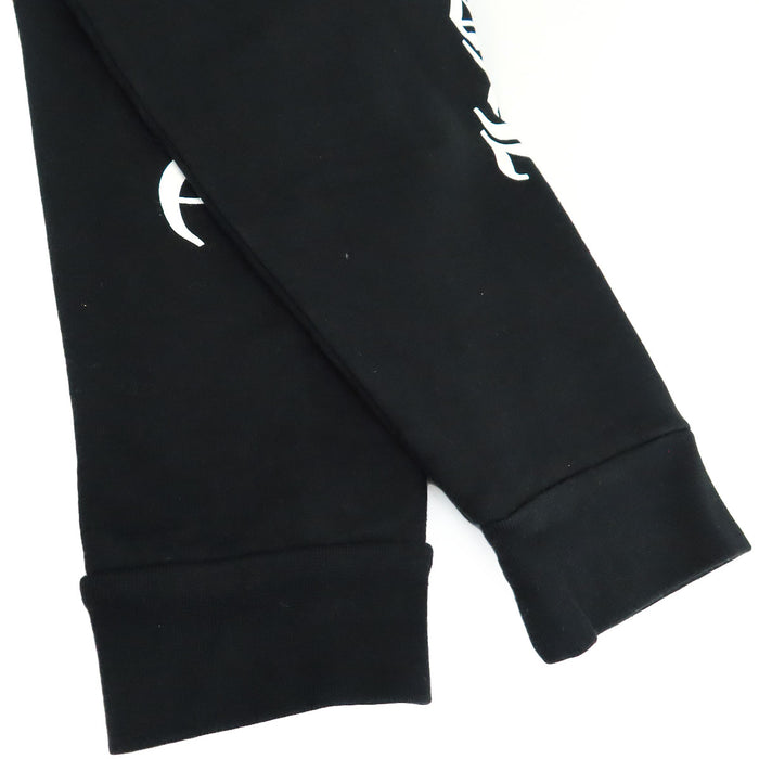 CHROME HEARTS
Felpa con cappuccio con logo verticale CH, etichetta a scorrimento e logo sul braccio
Felpa con cappuccio con logo verticale