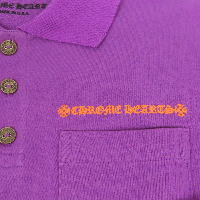 CHROME HEARTS  
Polo rugby en coton avec étiquette CH Scroll, collaboration Matty Boy  
Polo MATTY BOY IWANT MORE NOT LESSS