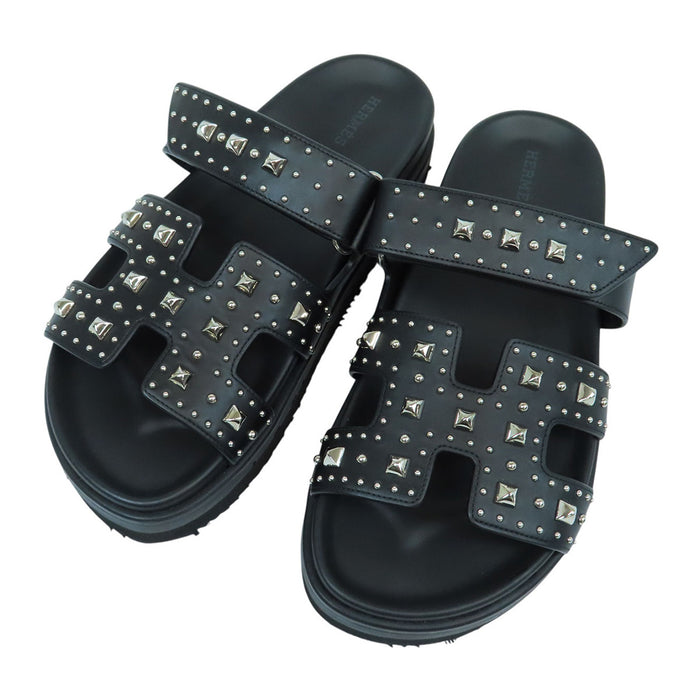 HERMES 
H アッシュ ロゴ フラット 
シプレ スタッズ レザー サンダル