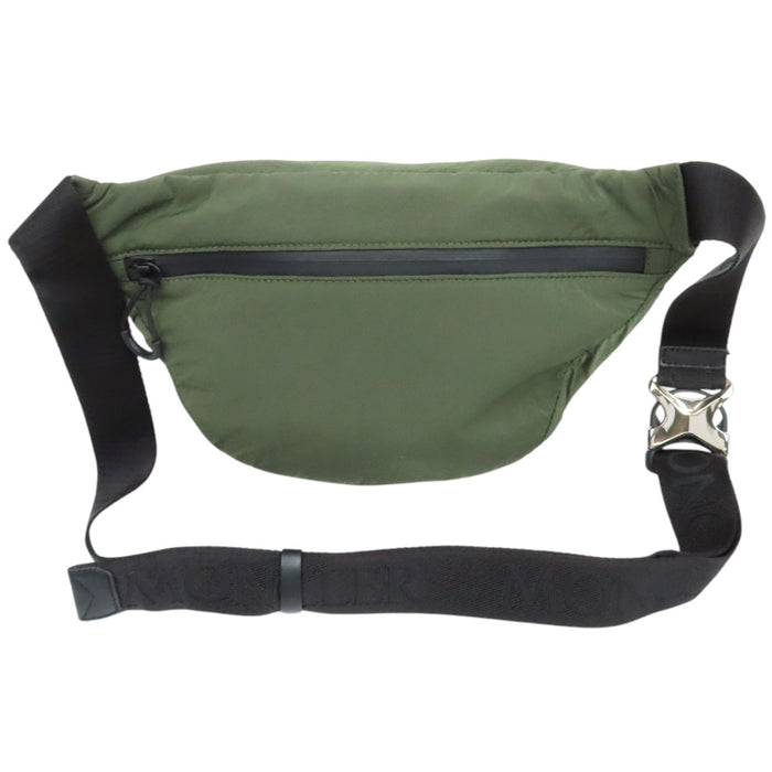 MONCLER 
Patch logo en nylon 
Sac banane DURANCE