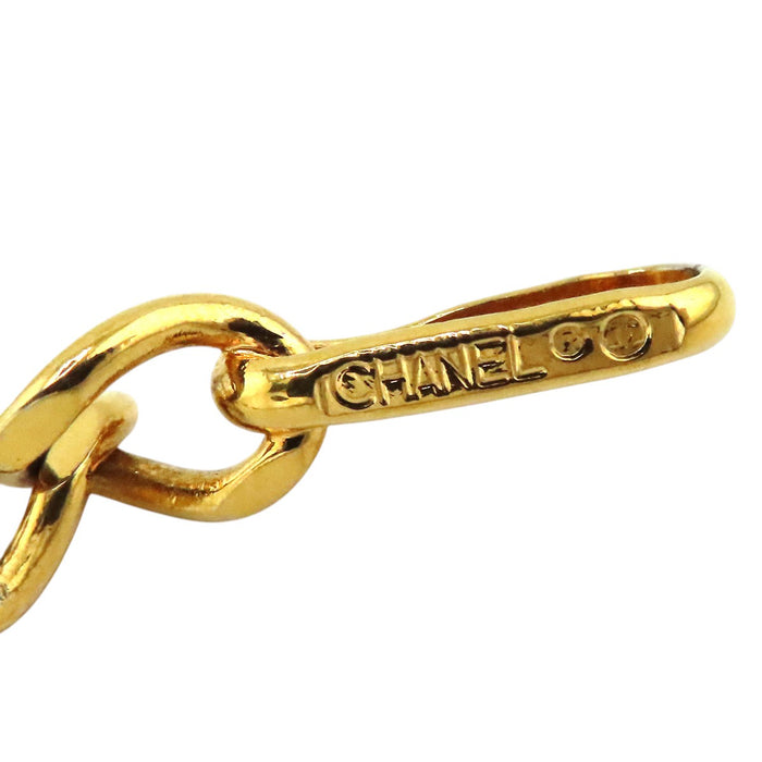 CHANEL  
COCO CC logo 1982 métal couleur or  
Ceinture chaîne vintage avec logo Coco
