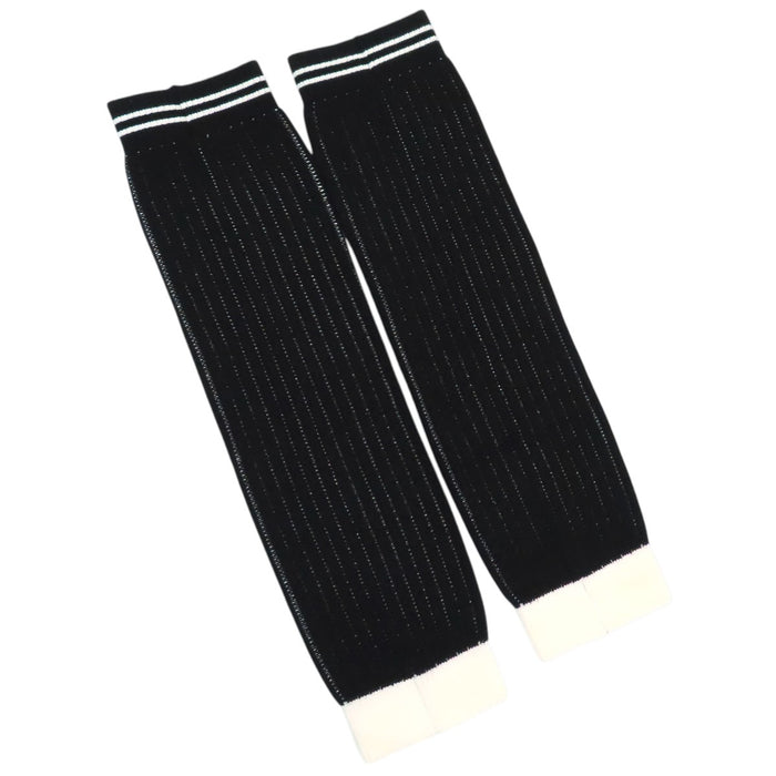 CHANEL  
COCO CC logo pull côtelé  
Chaussettes chauffe-jambes avec logo Coco
