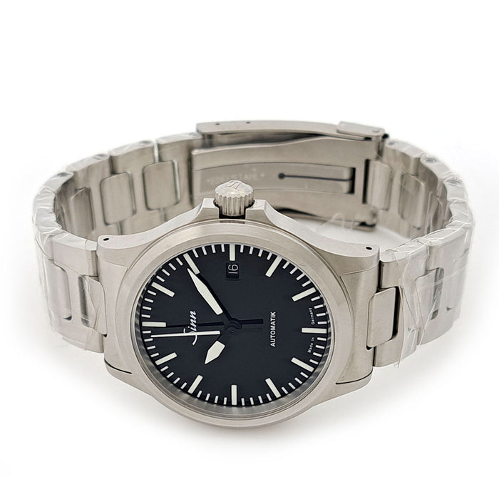 Sinn  
556 飛行員錶  
附盒