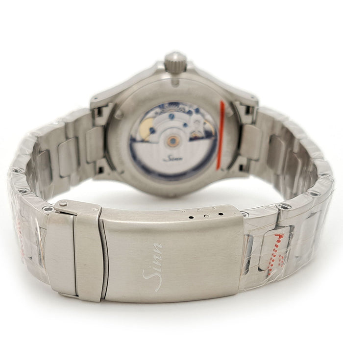 Sinn  
556 飛行員錶  
附盒