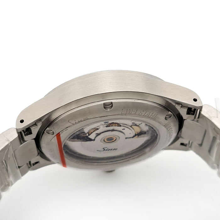 Sinn  
556 飛行員錶  
附盒