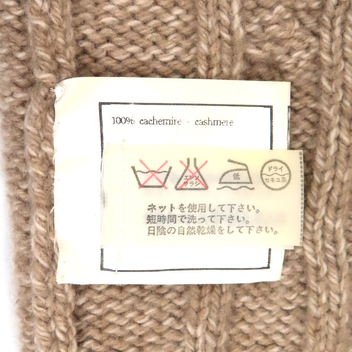 CHANEL  
COCO CC 96A Col en V  
Pull d'école en cachemire vintage avec logo Coco