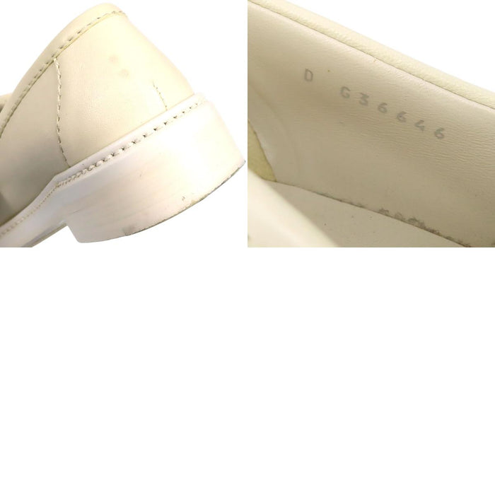 CHANEL  
COCO CC logo matelassé cuir ferrures couleur argent 20B  
Mocassins à boucle tournante avec logo Coco