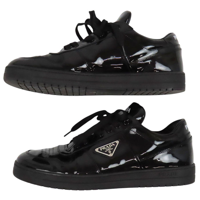PRADA 
Logo triangle Cuir verni bas 
Baskets émaillées Downtown