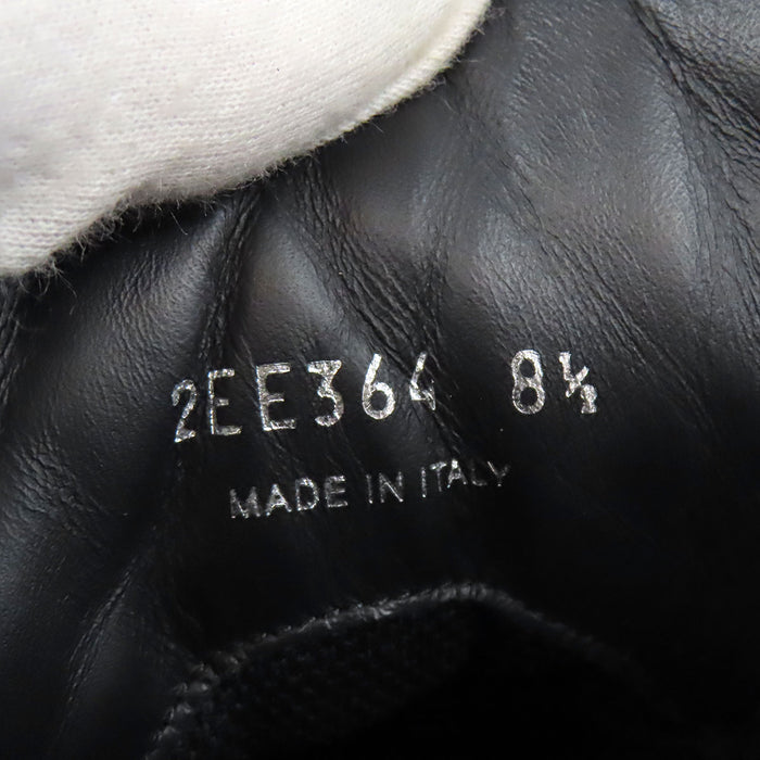PRADA 
Logo triangle Cuir verni bas 
Baskets émaillées Downtown