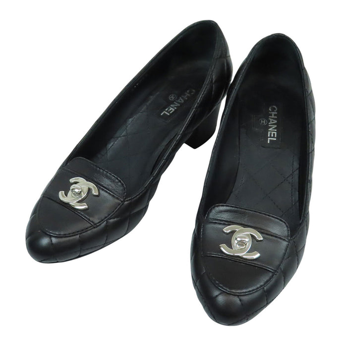CHANEL 
COCO CC シルバーカラー金具 
ココマーク マトラッセ ターンロック レザー パンプス