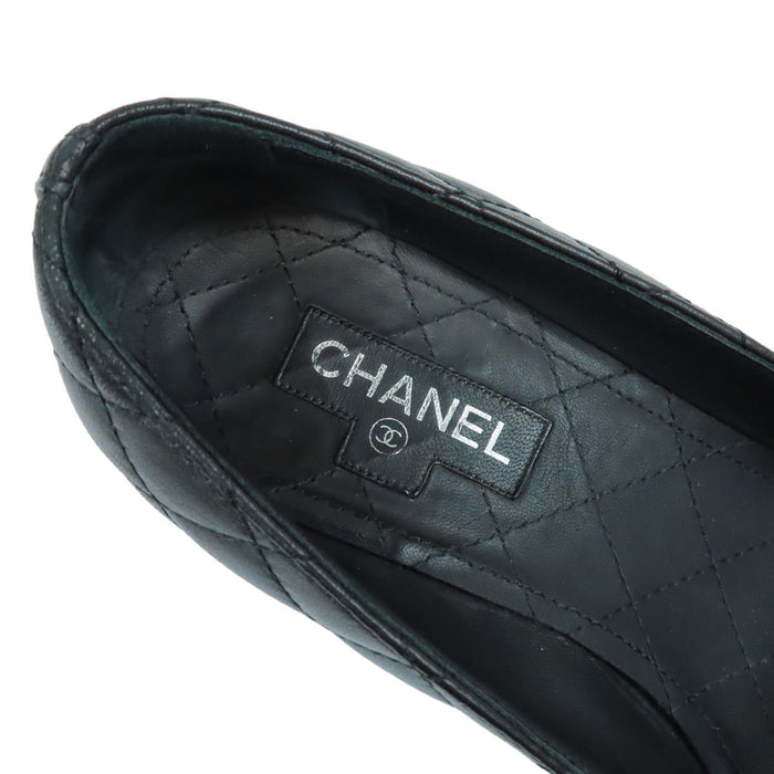 CHANEL 
COCO CC シルバーカラー金具 
ココマーク マトラッセ ターンロック レザー パンプス