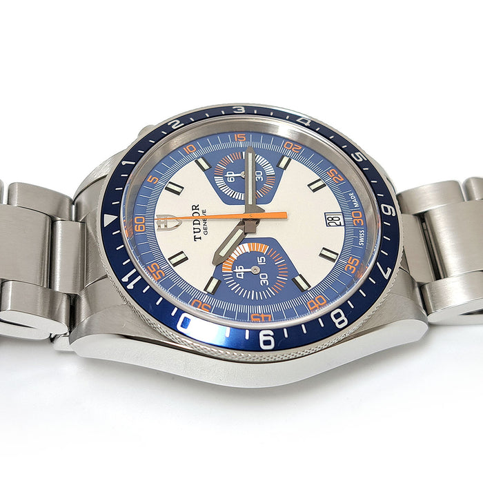 TUDOR  
Chronographe Héritage  
Avec boîte et garantie