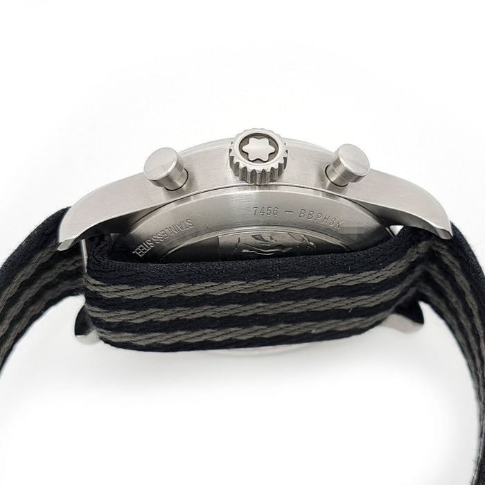 MONTBLANC  
1858 自动计时码表  
附带盒子和保修卡