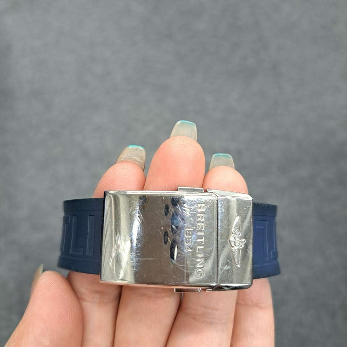 【WHOLESALES】
BREITLING 
A17321 
箱　ギャランティ(液晶滲みあり)　クロノメーター証　純正品ラバーベルト×1(使用感あり)