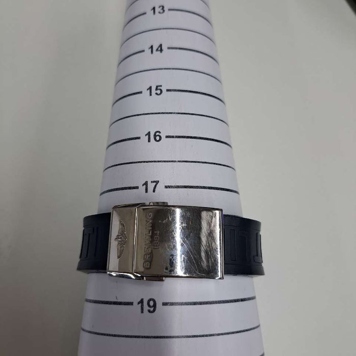 【WHOLESALES】
BREITLING 
A17321 
箱　ギャランティ(液晶滲みあり)　クロノメーター証　純正品ラバーベルト×1(使用感あり)