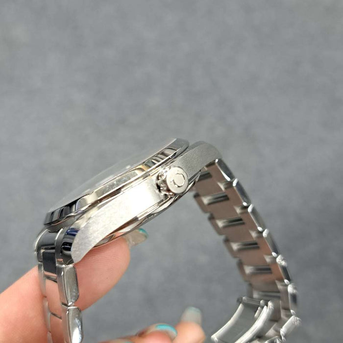 【WHOLESALES】
OMEGA 
220.10.41.21.01.001 
箱　ギャランティ　ピクトグラム　クロノメーター証