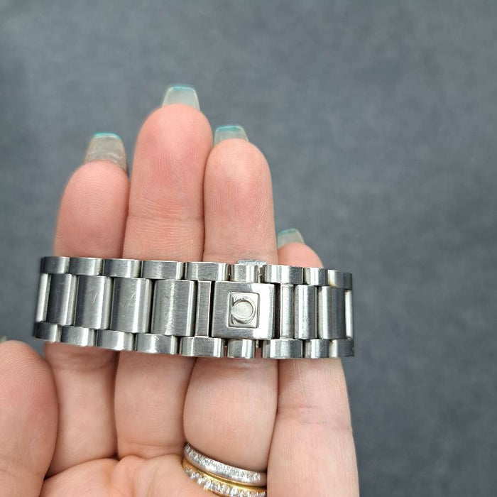 【WHOLESALES】
OMEGA 
2504.5 
箱(内箱劣化)　ギャランティ　ピクトグラム　クロノメーター証