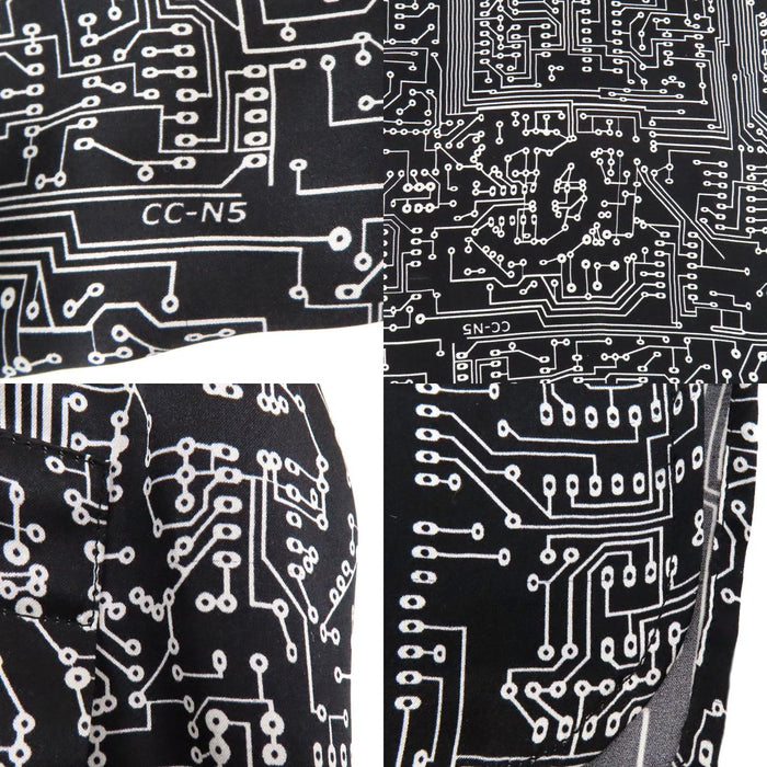CHANEL  
COCO CC logo motif intégral bouton perle costume volant 17S  
Chemise manches longues en soie avec logo Coco