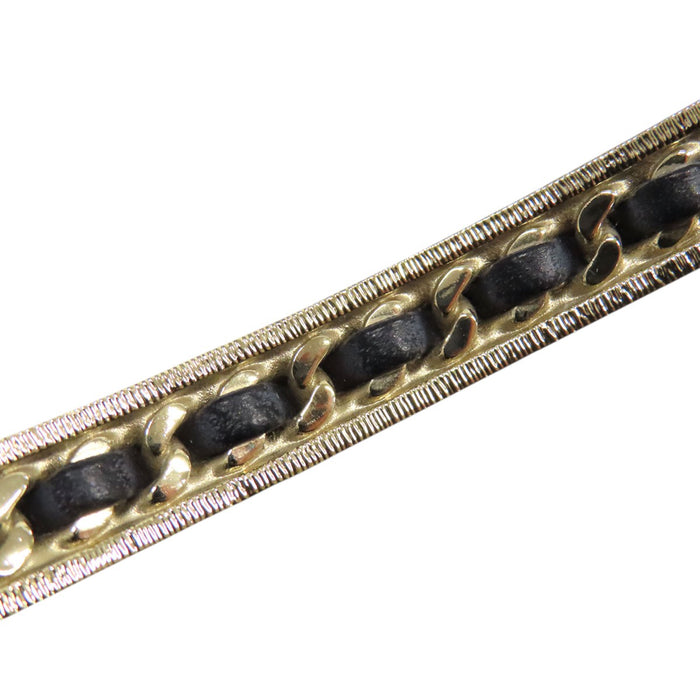 CHANEL 
Collier ras-du-cou B23P COCO CC logo en métal couleur or 
Marque Coco en cuir et strass