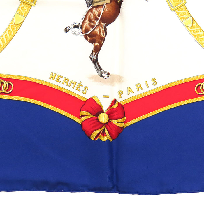 HERMES 
Grand carré soie 
Carré 90 Le General LA Hotte Foulard 
École nationale d'équitation française