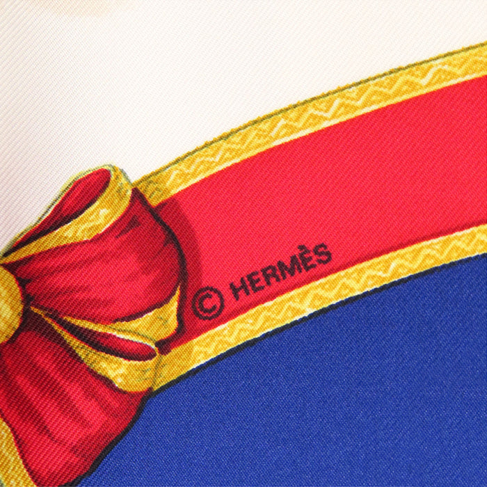 HERMES 
Grand carré soie 
Carré 90 Le General LA Hotte Foulard 
École nationale d'équitation française