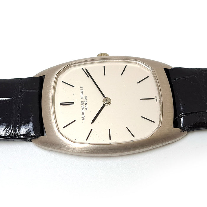 AUDEMARS PIGUET 
トノー