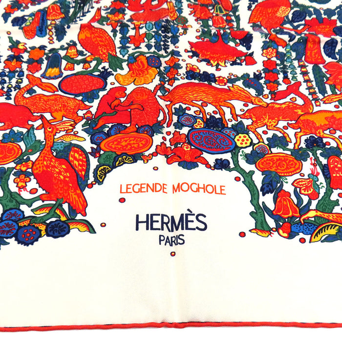 HERMES 
Grand carré en soie 
Carré 90 LÉGENDE MOGHOLE, la légende moghole