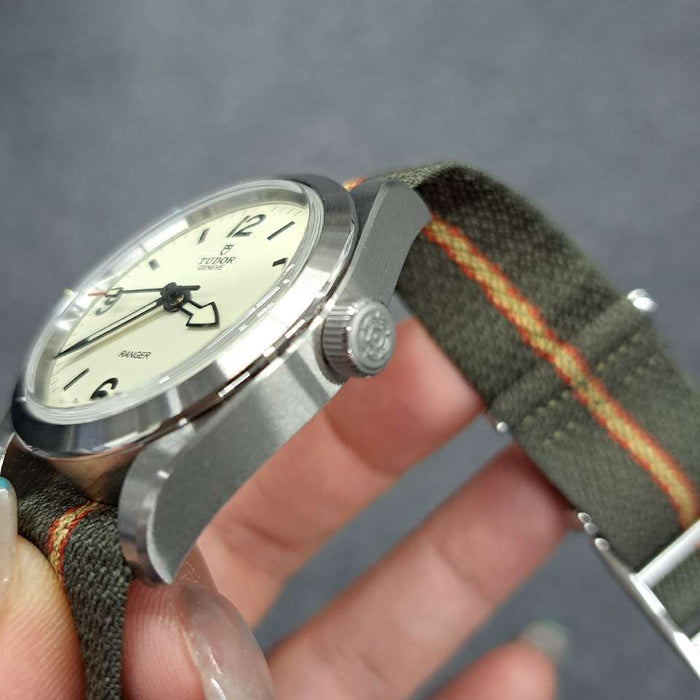 【WHOLESALES】
TUDOR 
79930 
箱　ギャランティ