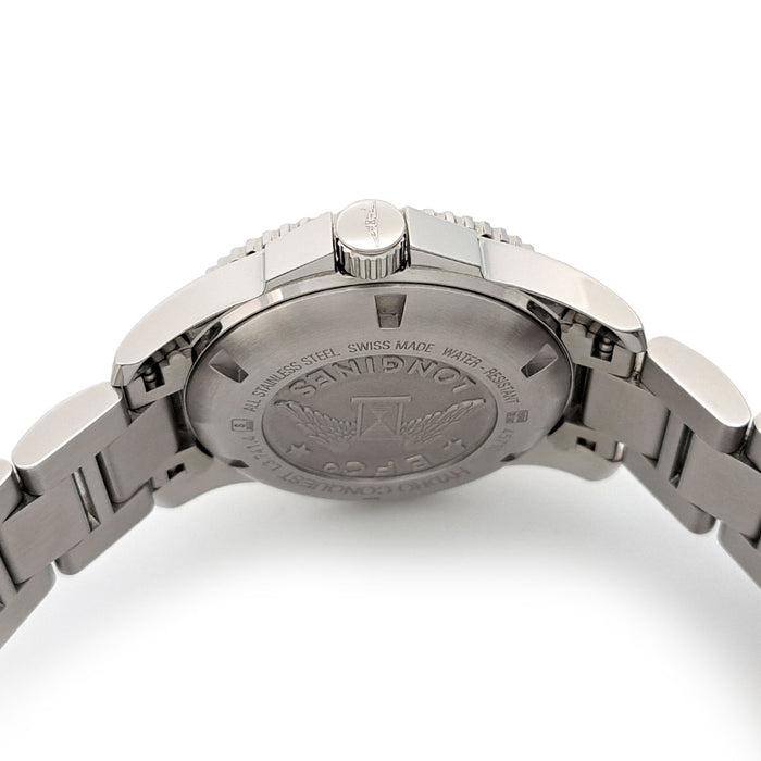 LONGINES 
HydroConquest 
With box and warranty card