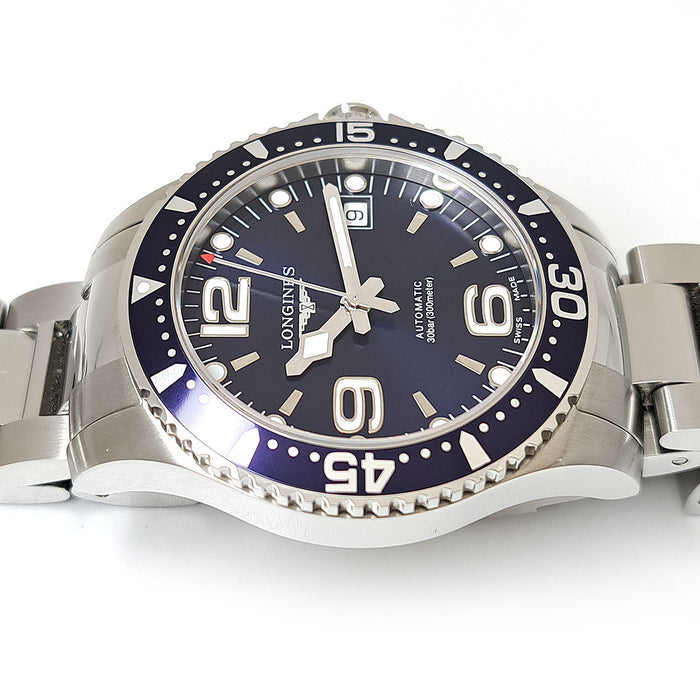 LONGINES 
HydroConquest 
With box and warranty card