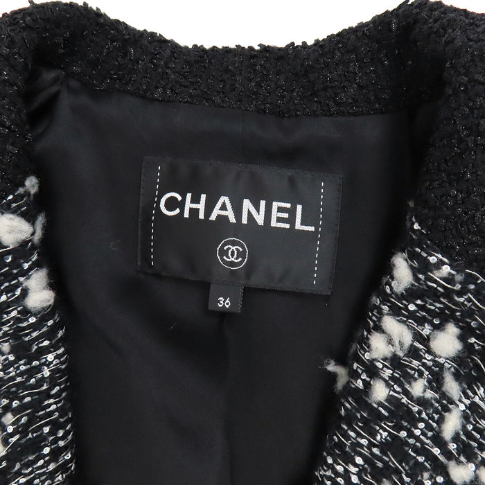 CHANEL  
COCO CC bottone logo cashmere  
giacca in tweed con logo Coco Mark e inserti