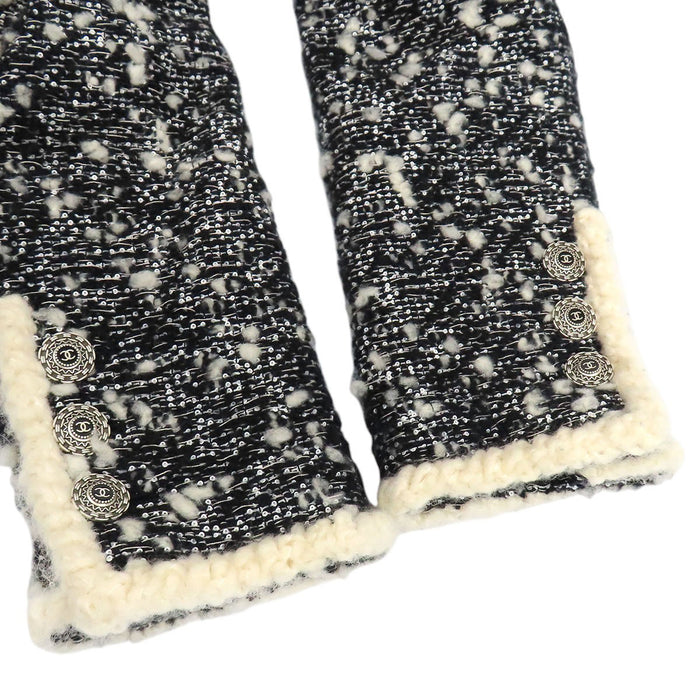 CHANEL  
COCO CC bottone logo cashmere  
giacca in tweed con logo Coco Mark e inserti