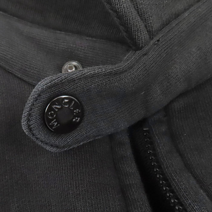 MONCLER 
24年製 ロゴ ロゴボタン ワッペン ハイネック 
ZIP UP CARDIGAN ジップアップ カーディガン