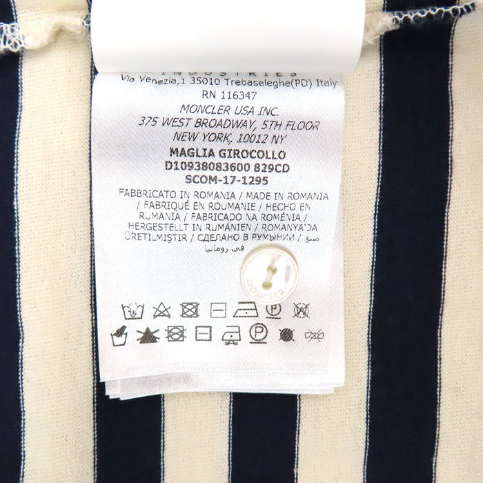 MONCLER 
Patch logo in cotone 
Maglia girocollo a righe con maniche corte