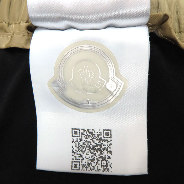 MONCLER
Pantaloni in nylon con logo e banda laterale
Pantaloni da tuta