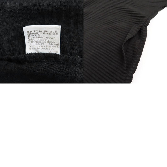 ISSEY MIYAKE  
Silhouette en boîte ISSEY MIYAKE me  
Robe plissée me