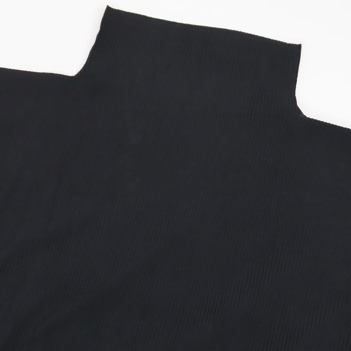 ISSEY MIYAKE
Collo alto Mi
Maglia plissettata me ISSEY MIYAKE