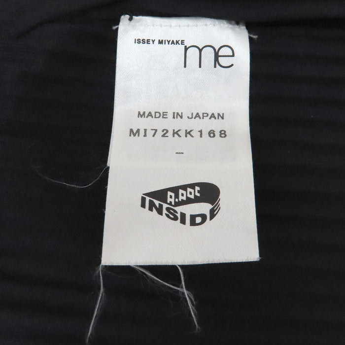 ISSEY MIYAKE
Collo alto Mi
Maglia plissettata me ISSEY MIYAKE