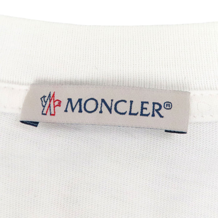 MONCLER 
T-SHIRT COTON AVEC ÉCUSSON 
T-SHIRT LOGO BOXE