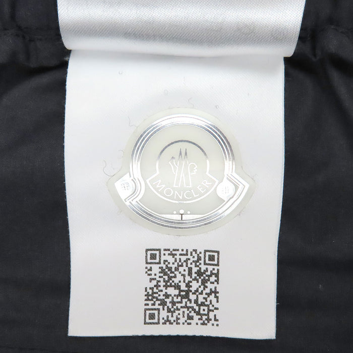 MONCLER 
Pantalone sportivo in nylon 
Pantalone da tuta sportivo