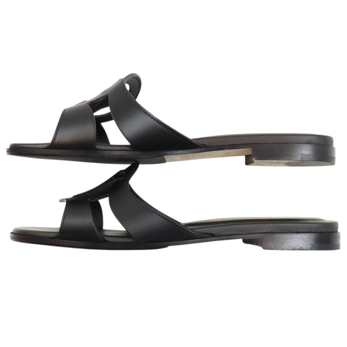 LOUIS VUITTON 
LV Logo Leather Flat Mules 2023 Model 
LV Isola Sandals