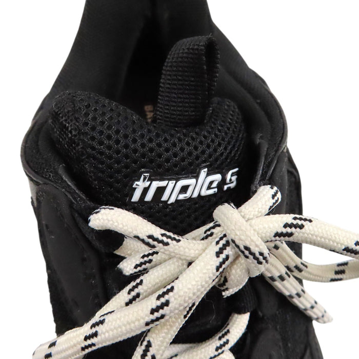 BALENCIAGA  
Triple S 刺繡 刺繡鞋帶 標誌  
Triple S 老爹運動鞋