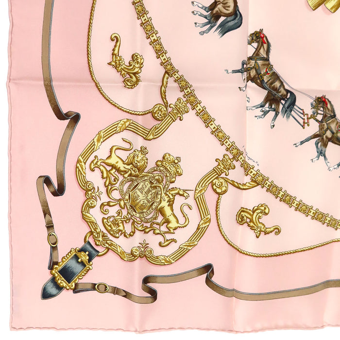 HERMES
Scialle grande in seta The Royal Mews della stalla reale di Buckingham Palace
Carré 90 The Royal Mews sciarpa