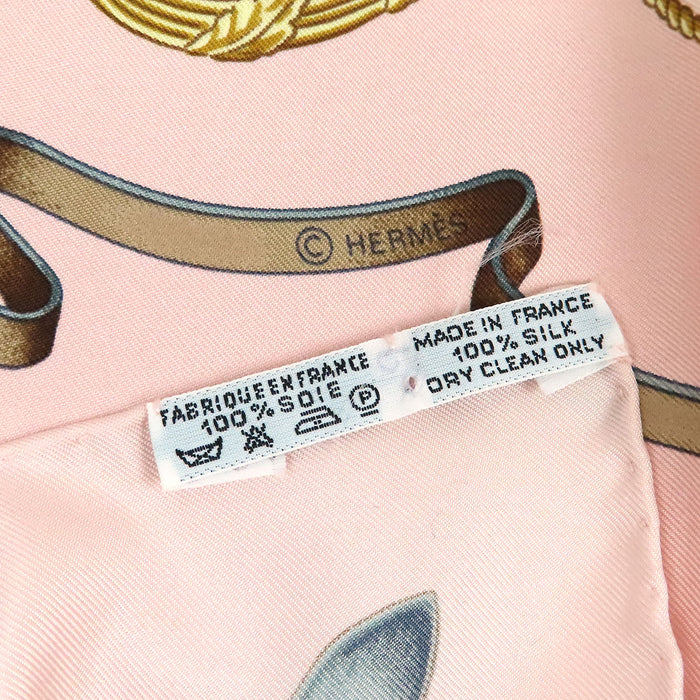 HERMES
Scialle grande in seta The Royal Mews della stalla reale di Buckingham Palace
Carré 90 The Royal Mews sciarpa