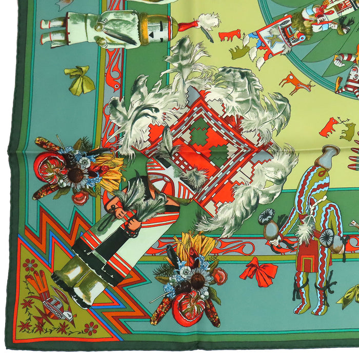 HERMES  
Grand foulard en soie  
Carré 90 Kachinas カチナ