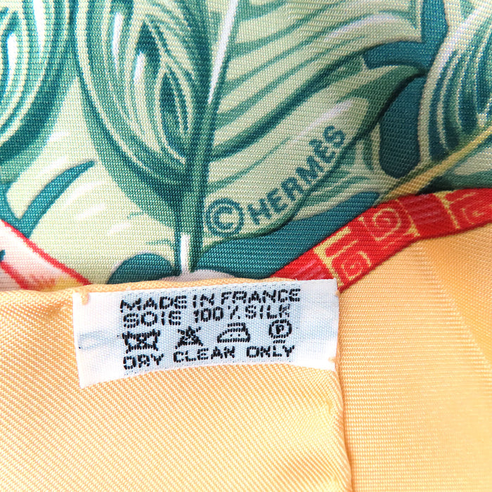 HERMES  
Foulard grand format en soie Hawaï  
Carré 90 ALOHA アロハ