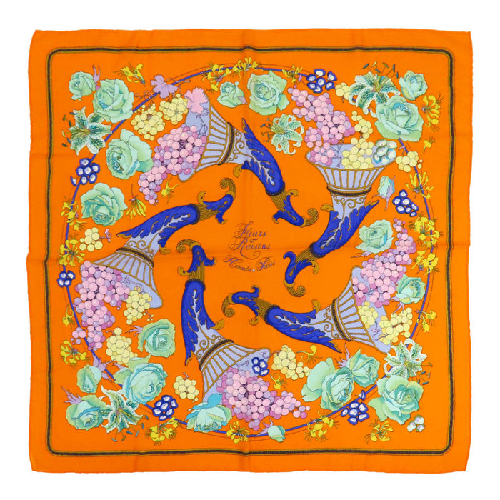 HERMES  
Large Logo Cashmere Blend Silk Blend Cashisil  
Carré 90 Fleurs Raisins Grape Flower Scarf